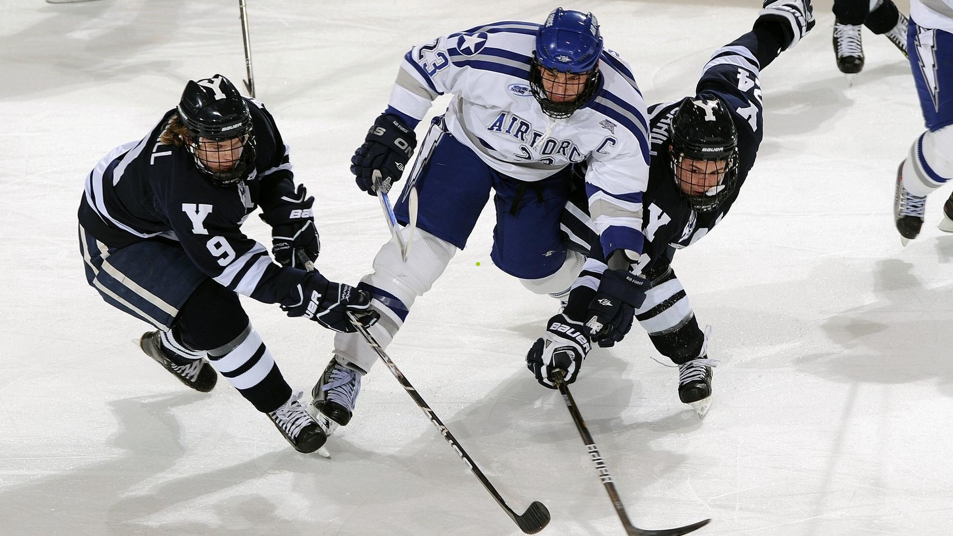 重庆狼队让一追三惊天逆转，妖刀公孙离犀利操作主宰赛场