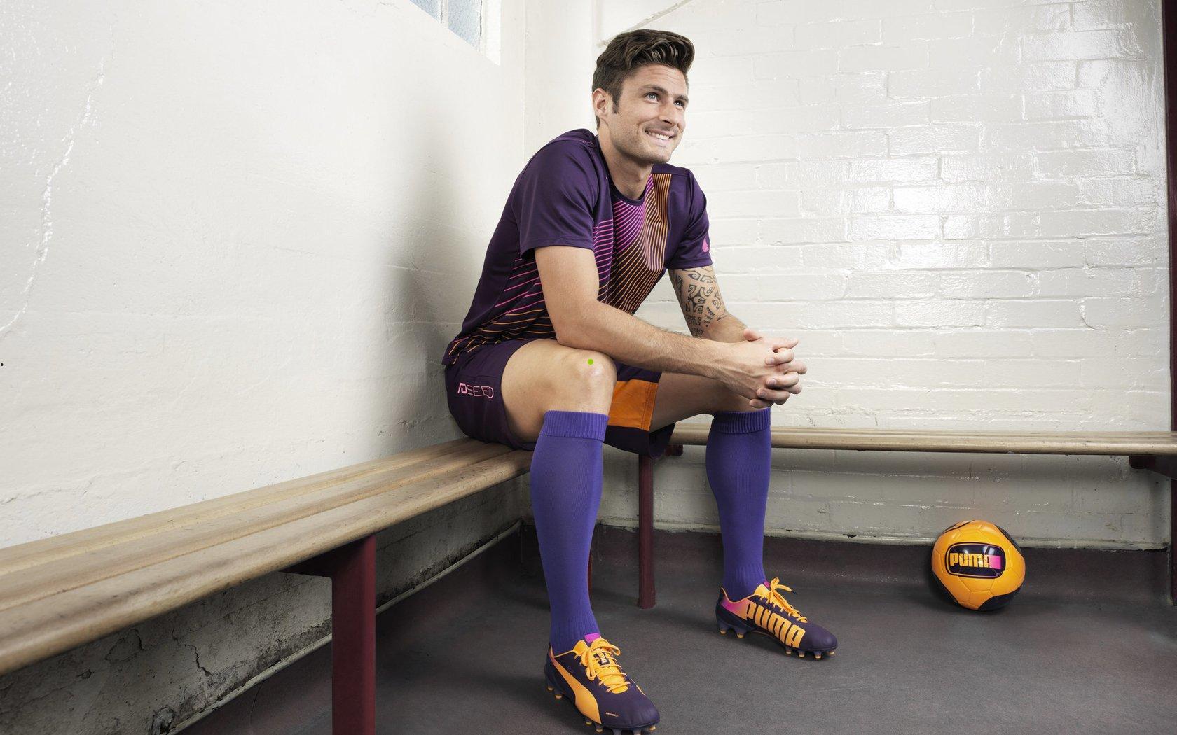 中超战报，赵宏略独中两元导演神奇逆转，武汉三镇5-2送青岛海牛苦涩11连败