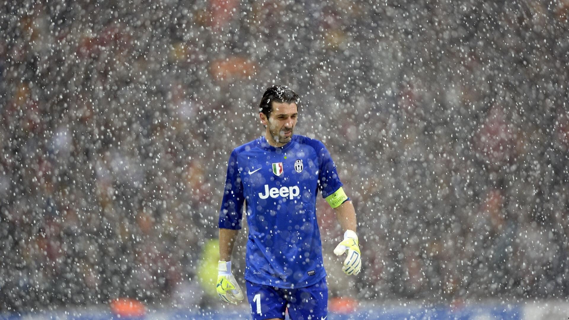 中超战报，赵宏略独中两元导演神奇逆转，武汉三镇5-2送青岛海牛苦涩11连败